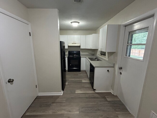 Building Photo - 6818 SW 42nd Pl