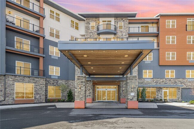Building Photo - 205 Lakeshore Dr