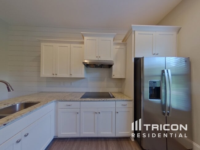 Building Photo - 211 E Quail Hollow Way