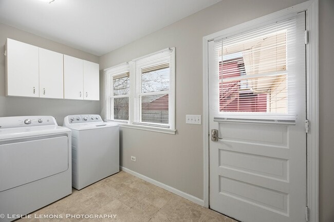 Building Photo - 820 Loomis St