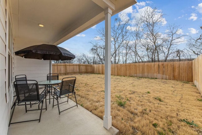 Building Photo - 591 Sormonne Lp