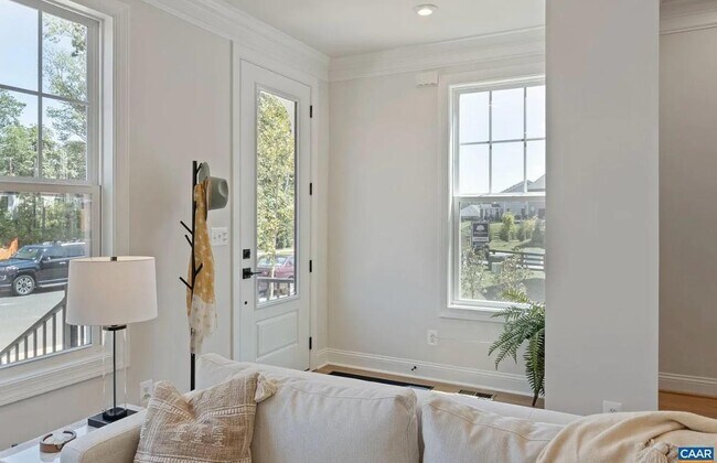 Building Photo - 805 Park Ridge Dr