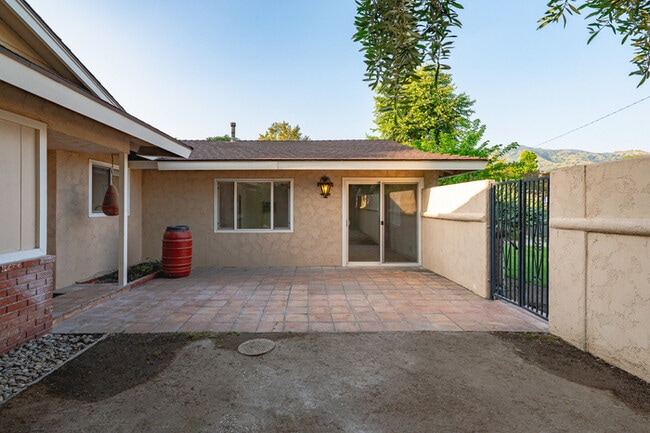 Building Photo - Spacious 4BR 2BA Home in Prime Glendora