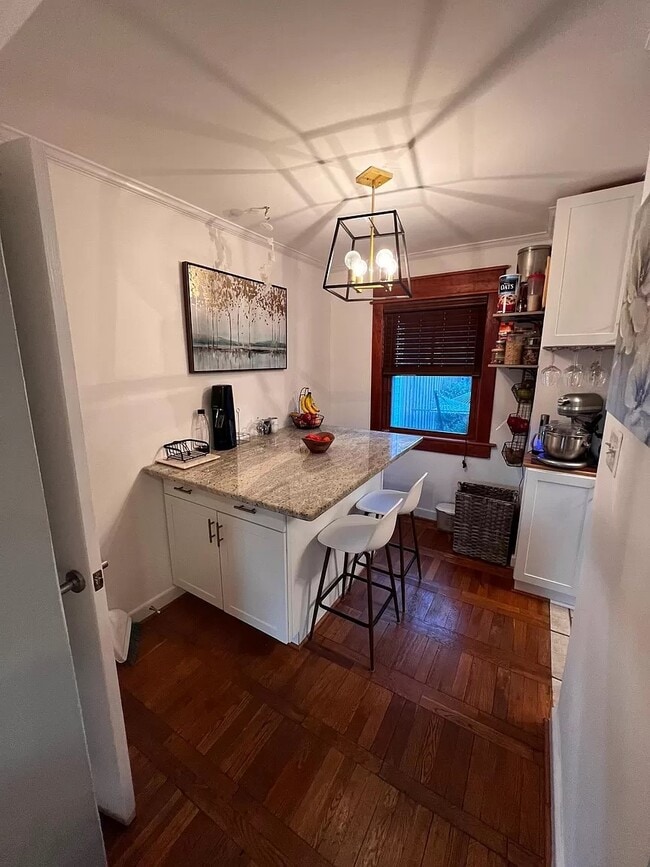 Building Photo - 821 S Ivy St