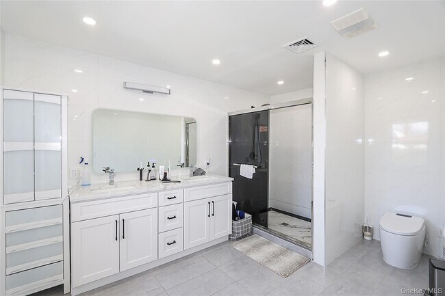 Building Photo - 11 Otsego Ave