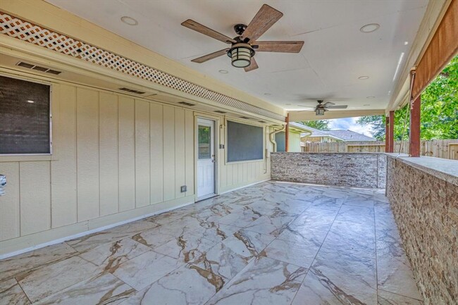 Building Photo - 7431 Ridgeberry Dr