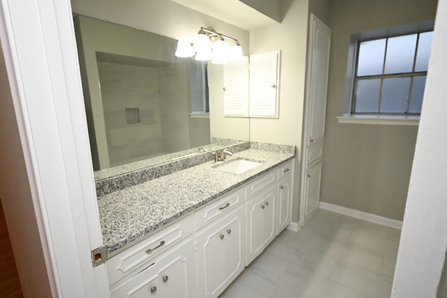 Bathroom 6 - 3730 Fairfield Ave