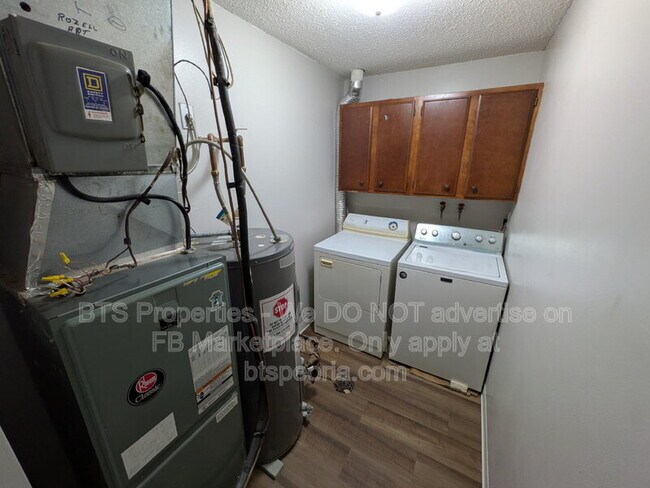 Building Photo - 3426 W Dorchester Ridge