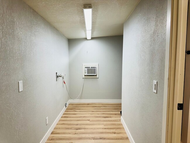 Building Photo - Spacious and Renovated 3-Bedroom 2-Bath Ho...