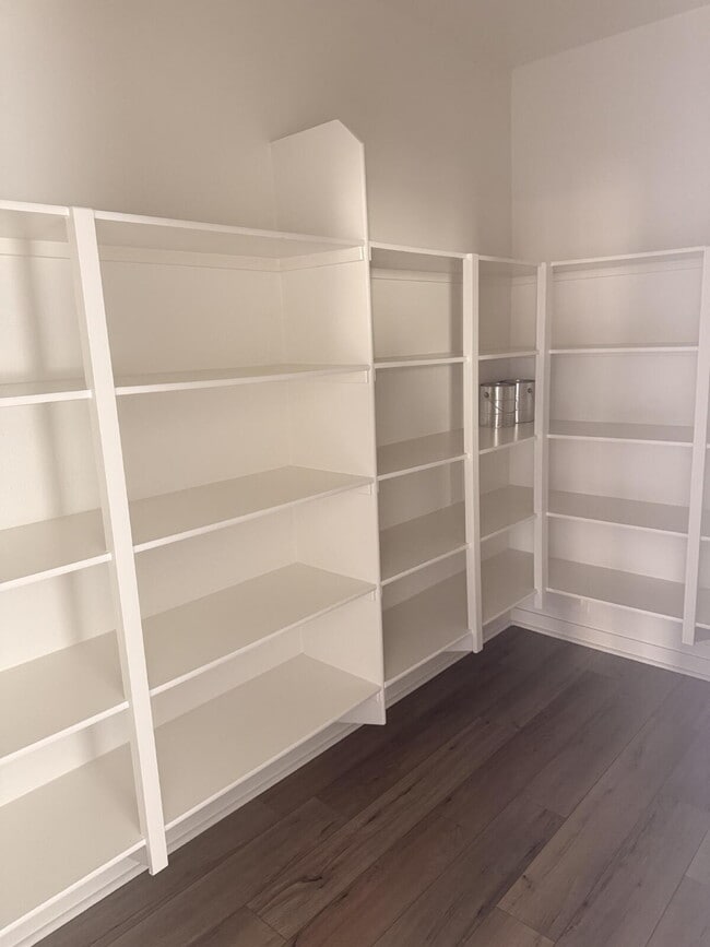 Building Photo - $4,250 - 4 Bed / 3.5 Bath Townhome in La Brisa Community of San Ysidro