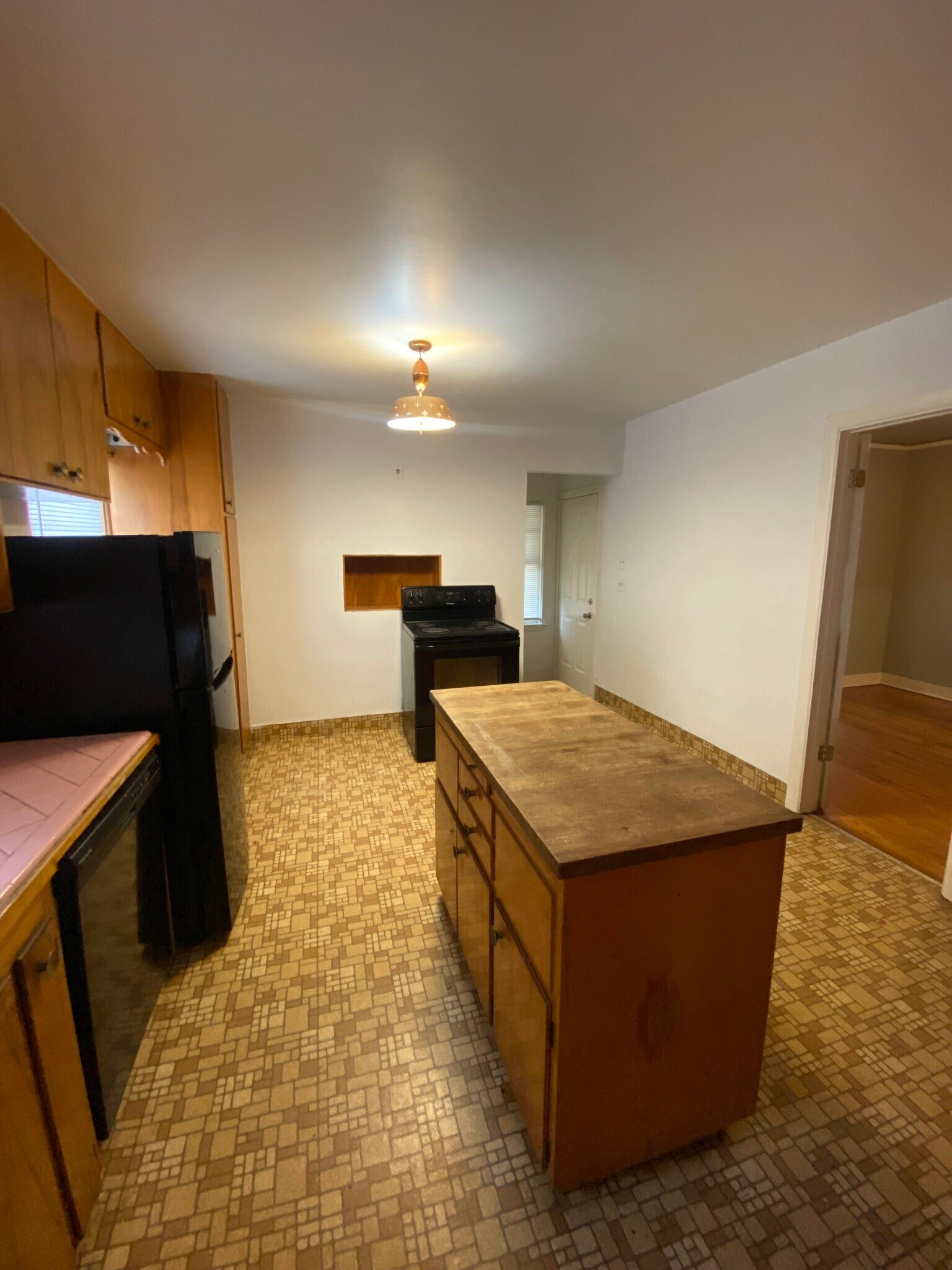 Building Photo - 22 E Woodrow Pl