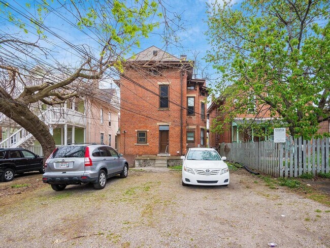 Building Photo - 41 King Ave