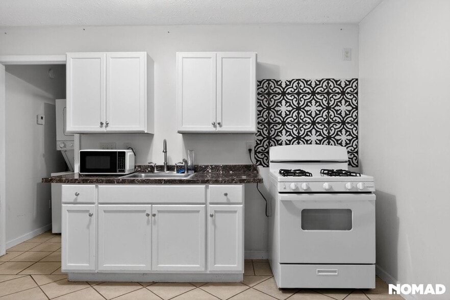 Building Photo - 3727 Windsong Chase