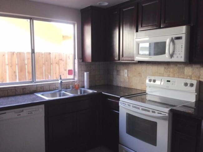 Building Photo - 5455 N Marty Ave