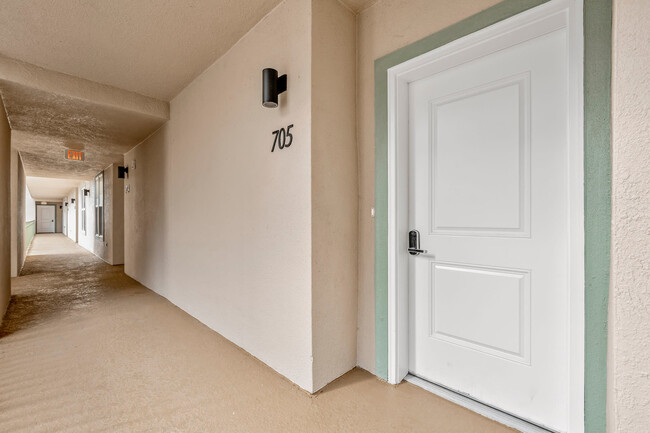 Building Photo - 701 Pilot Ln