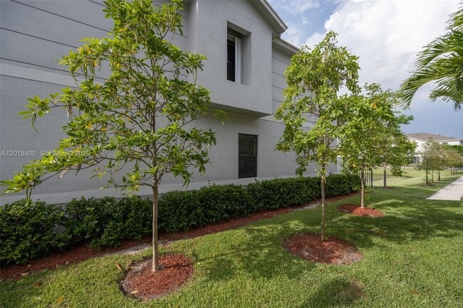 Building Photo - 844 NW 3rd Way