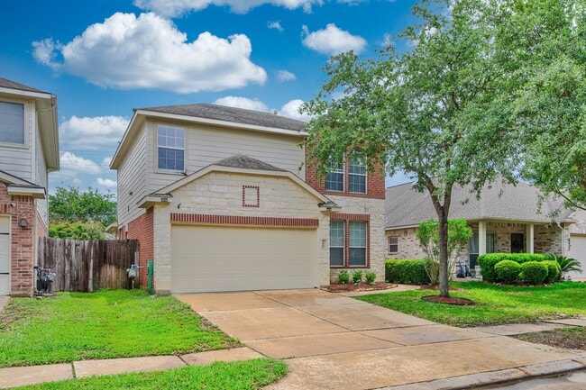 Building Photo - 6451 Applewood Forest Dr