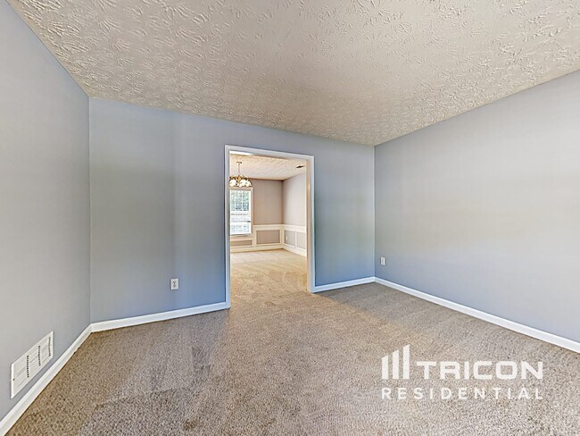 Building Photo - 648 Stonecrest Dr