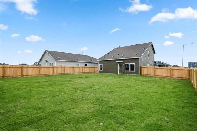 Building Photo - 2405 Sunray Ct