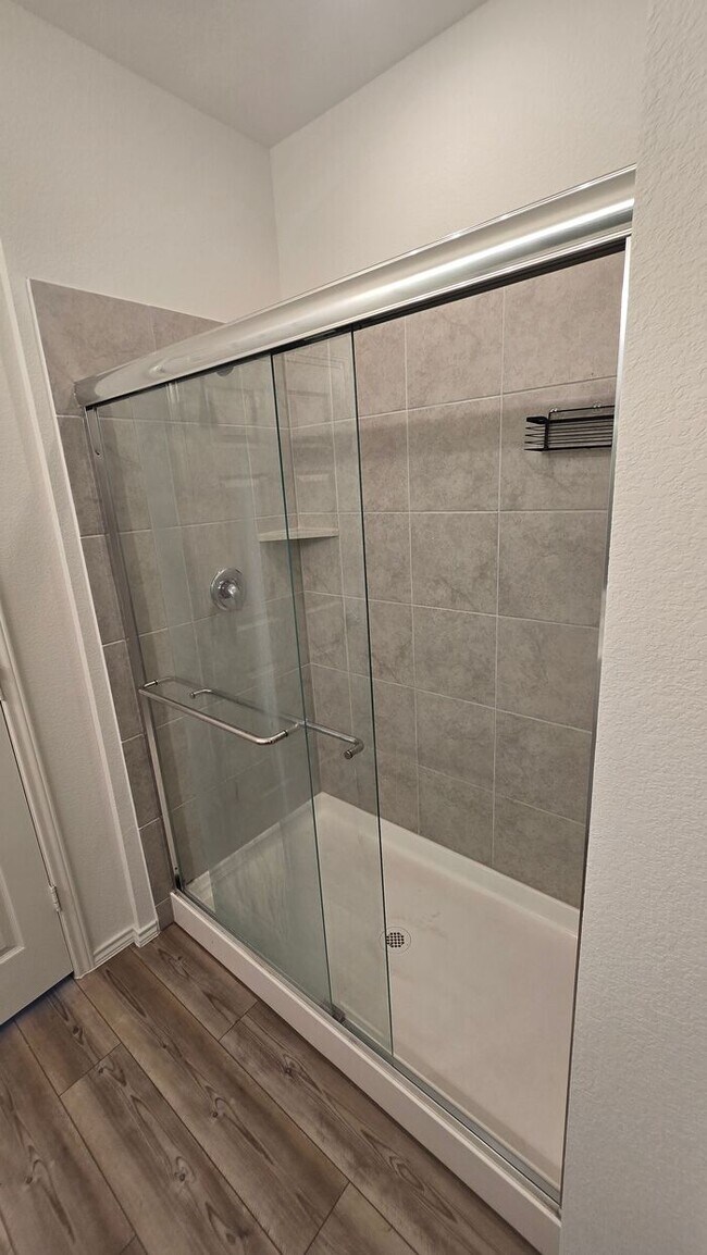Building Photo - Move-In Special: $500 Off on 2nd Month’s R...