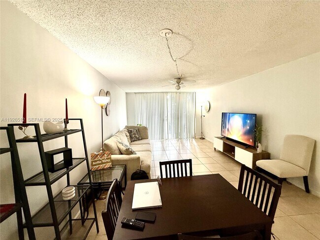 Building Photo - 1341 SE 3rd Ave