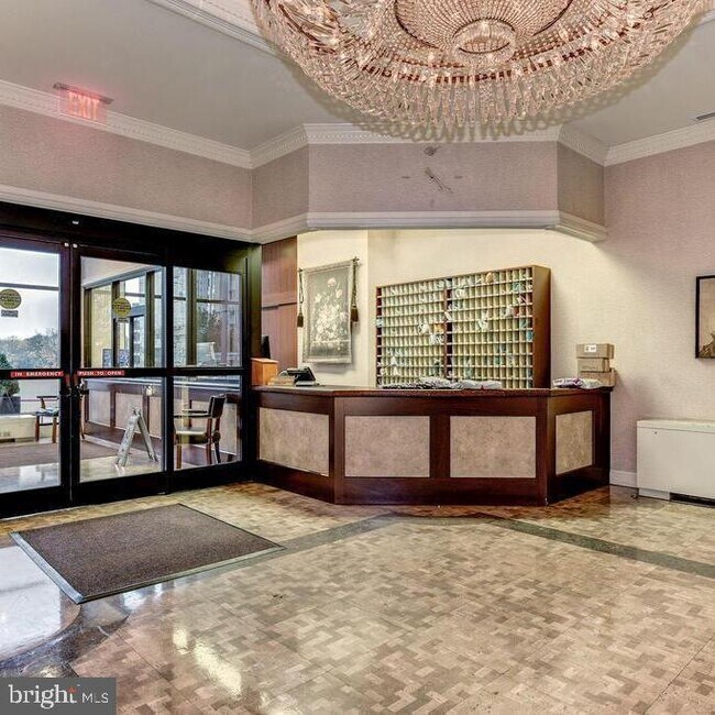 Building Photo - 5500 Friendship Blvd