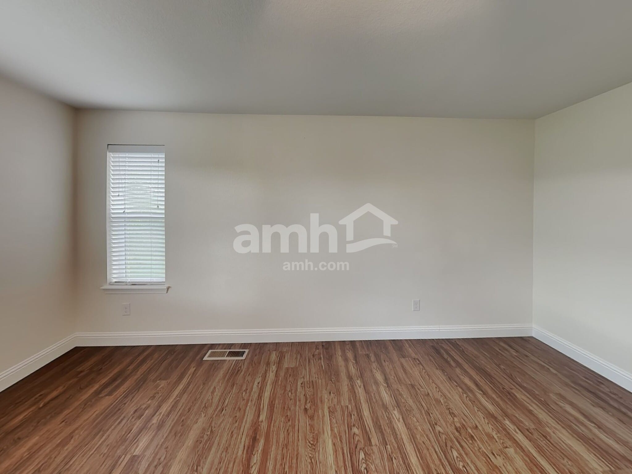Building Photo - 12939 Ventana St