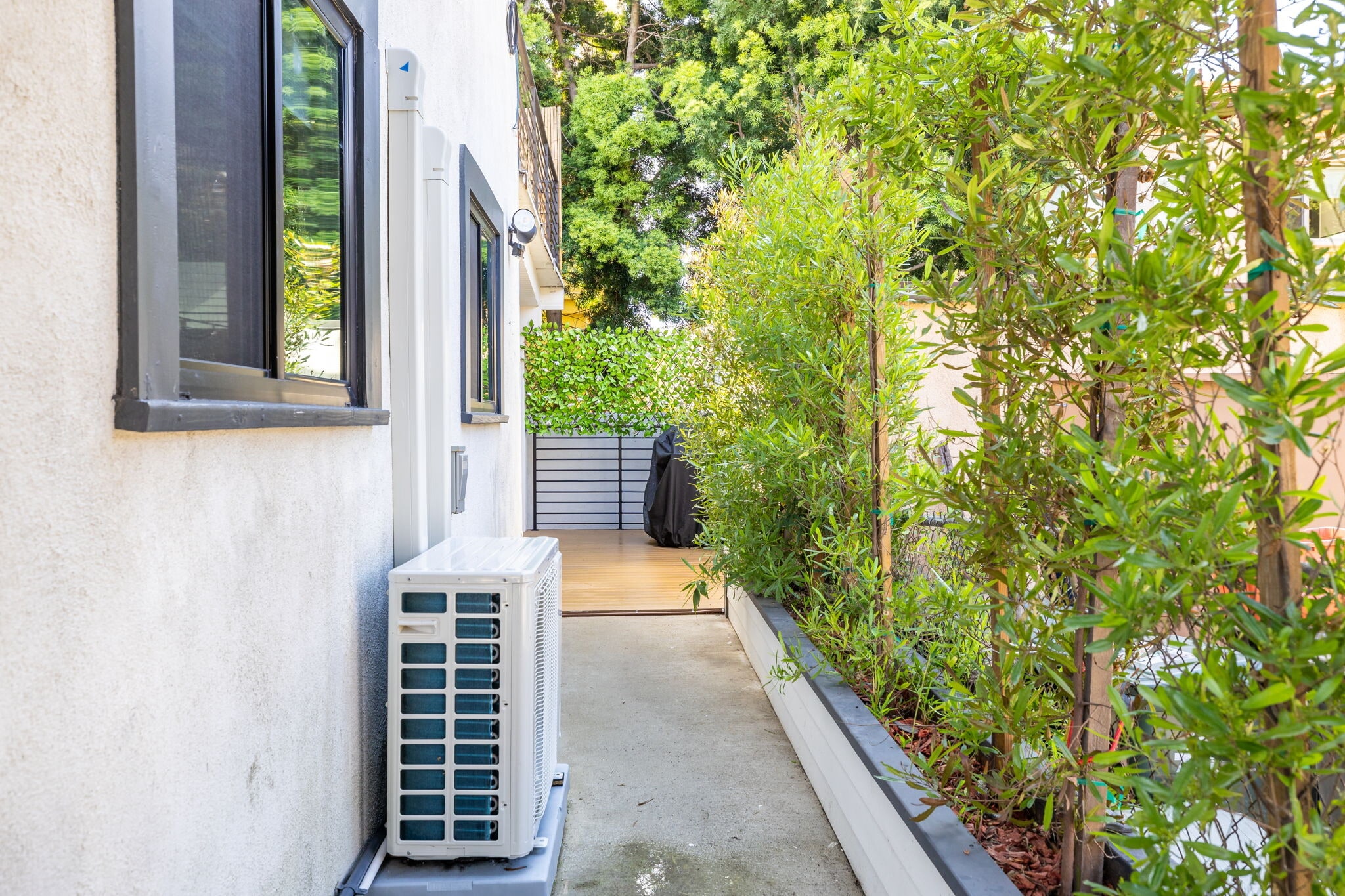 Building Photo - 321 N Gertruda Ave