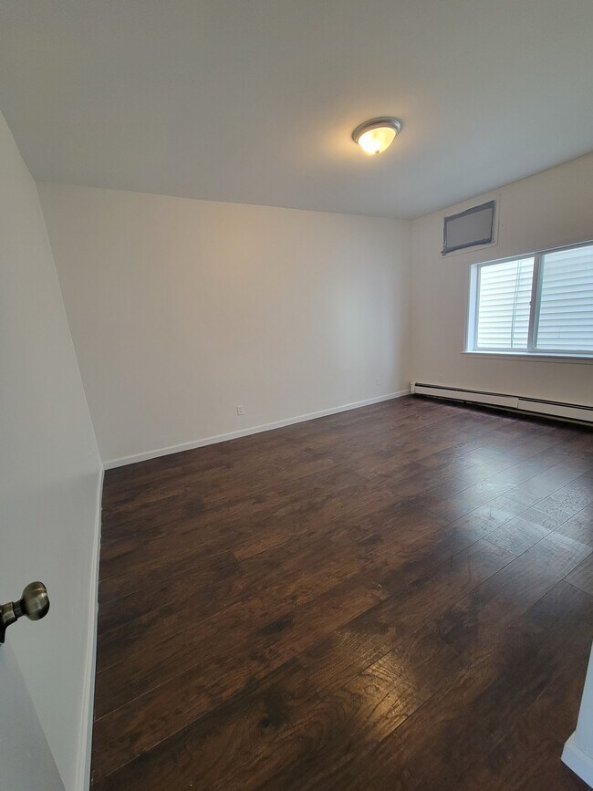 Building Photo - 389 Avenue E