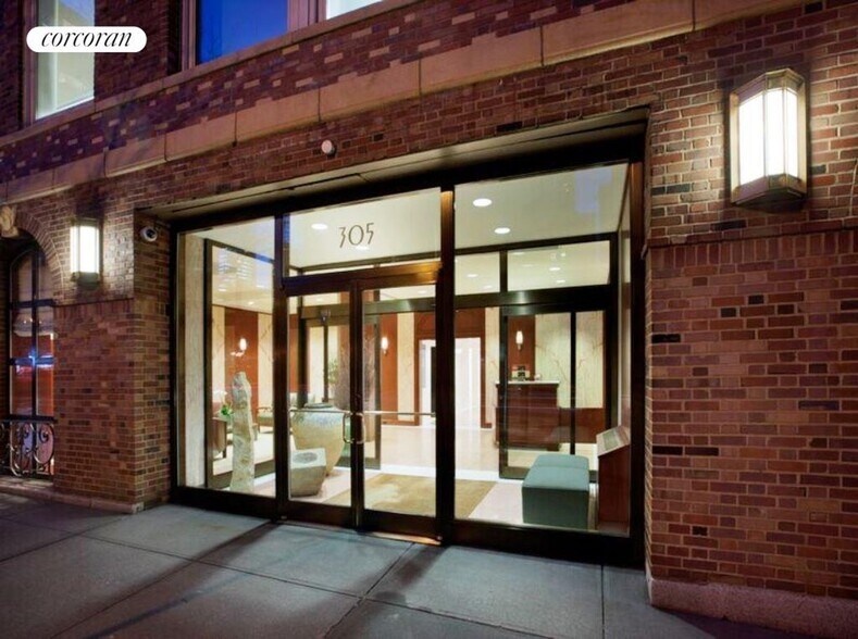 Building Photo - 305 E 63rd St