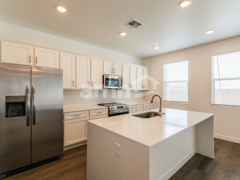 Building Photo - 7433 S Keller Ln