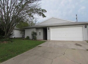 Building Photo - 239 Fox Ridge Rd