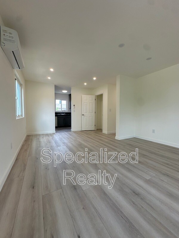 Building Photo - 6731 Troost Ave