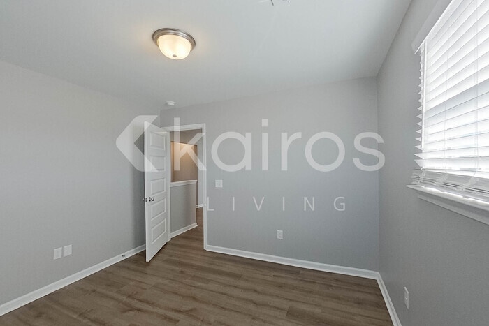 Building Photo - 140 Western Red Cedar Dr