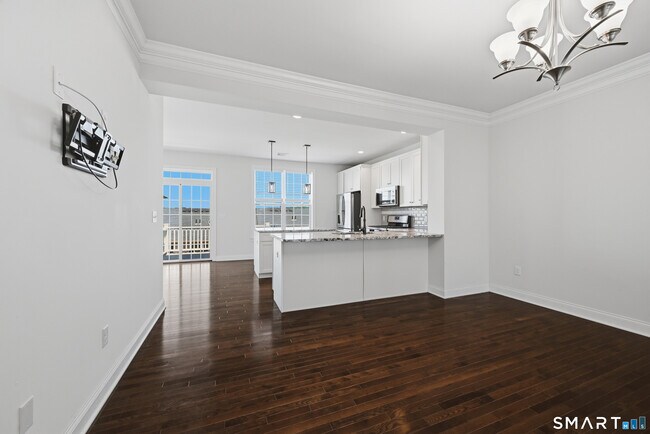 Building Photo - 15 Moorland Dr