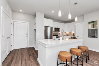 Building Photo - 2 Bed for $1,845 + 2 Months Free & $500 Lo...