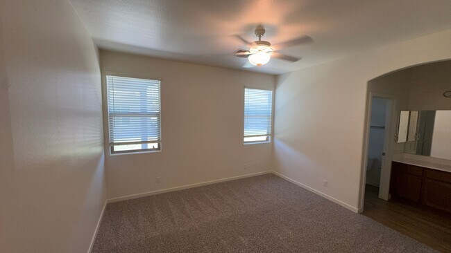 Building Photo - 2350 S Olivewood