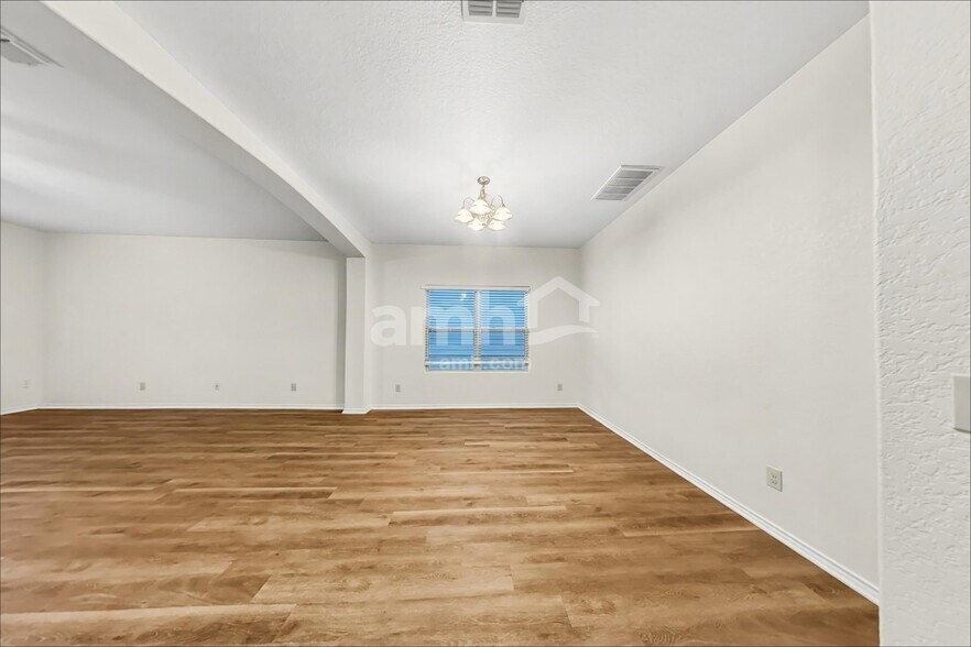 Building Photo - 431 Tequila Ranch