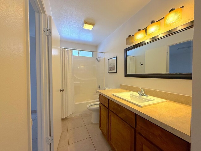 Building Photo - 3522 W Toledo St