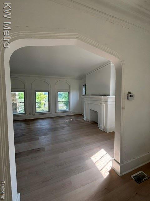Building Photo - 2952 Elmhurst St
