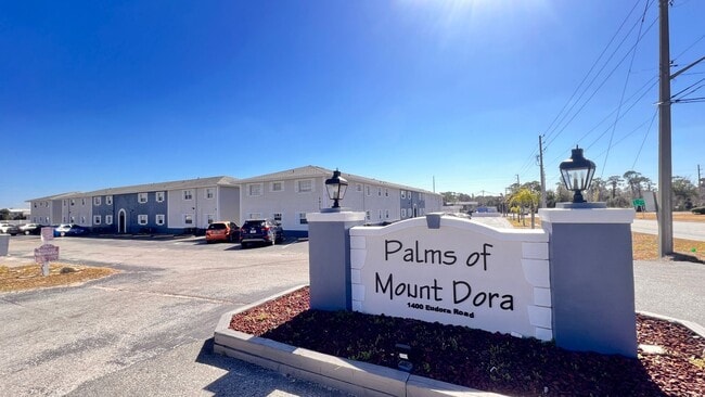 Building Photo - Fresh Paint, New Floors, 2/1 Available NOW