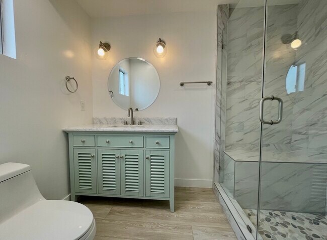 Building Photo - 3445 Valley St