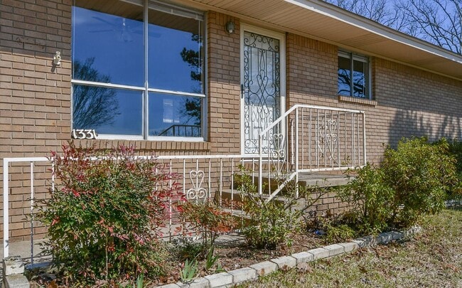 Building Photo - 1331 Starfield Rd