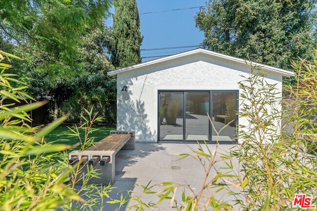 Building Photo - 4031 Edenhurst Ave