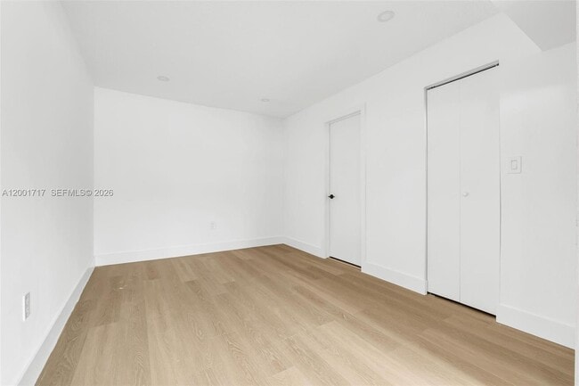 Building Photo - 1611 NE 50th Ct