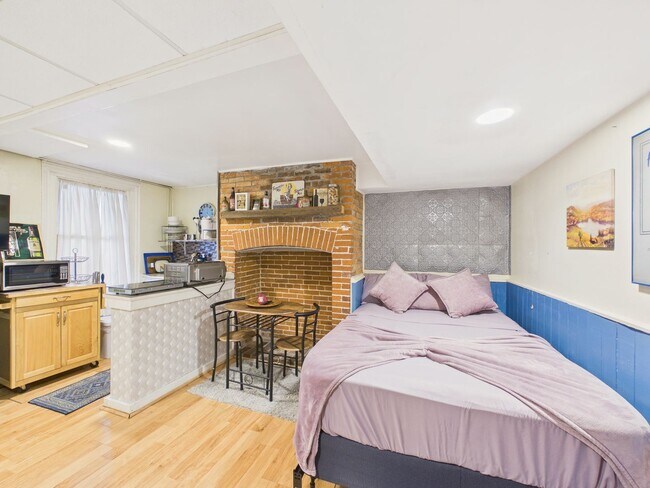 Building Photo - 260 North St