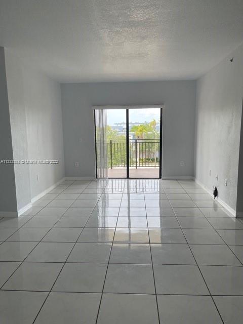 Building Photo - 9340 Fontainebleau Blvd