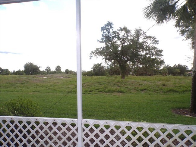 Building Photo - 2732 Royal Palm Dr