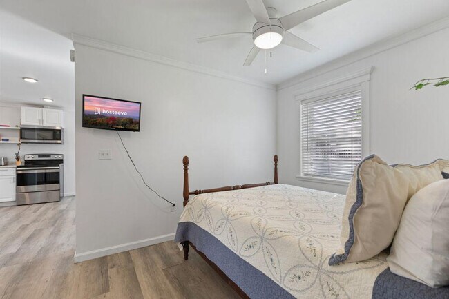 Building Photo - 1308 Fredrick Ln