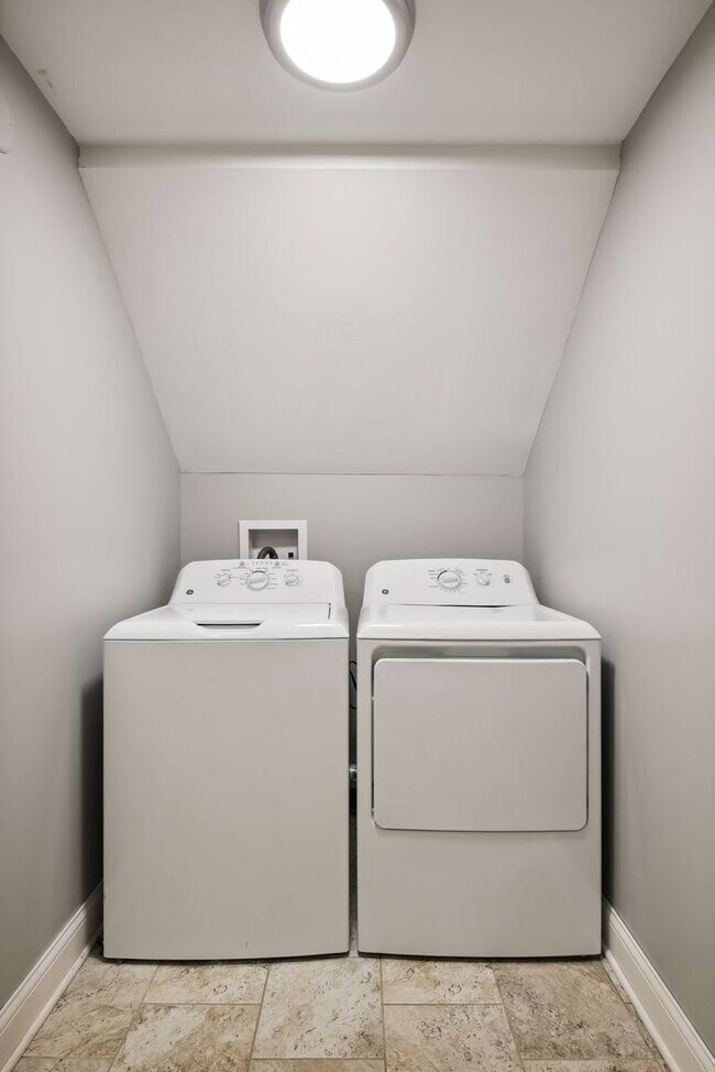 Building Photo - 3613-3615 Rhode Island Ave South